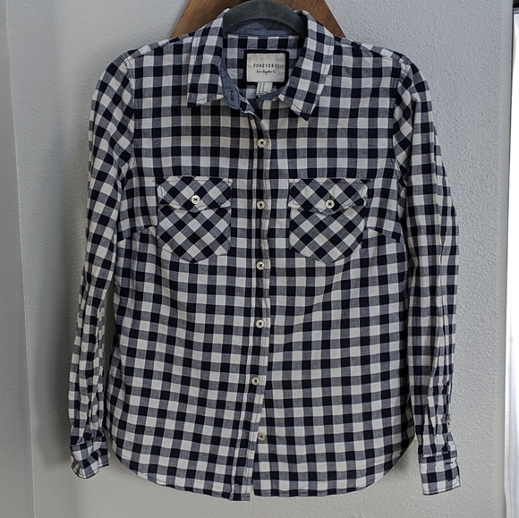Forever 21 Tops - Forever21 button down navy gingham shirt